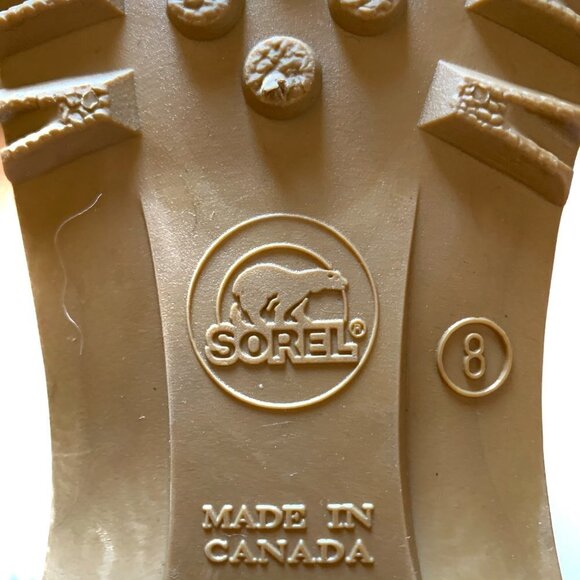 Sorel Women Boots Size 8 *
